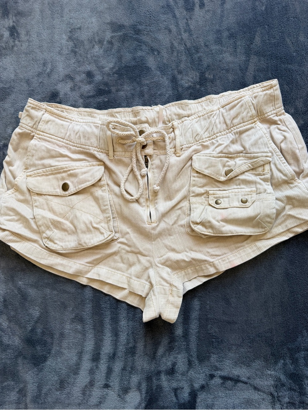 Free People Women’s Cream Utility Cargo Shorts Size Large Drawstring Boho.